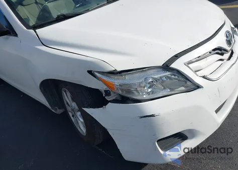 2011 Toyota Camry Le z USA, uszkodzony, nr VIN 4T1BF3EKXBU625323